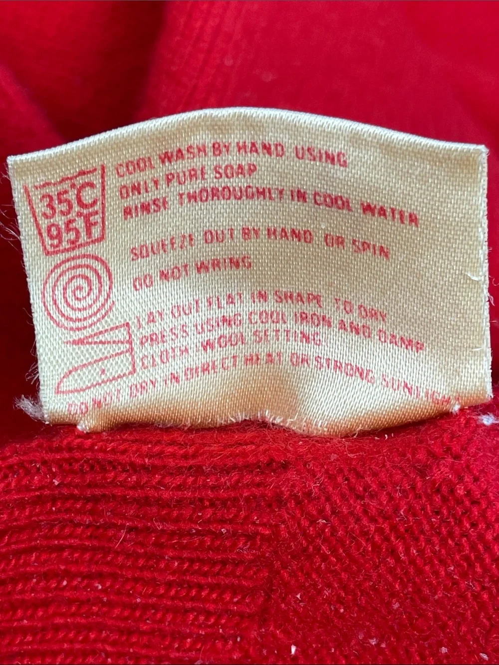 Vintage Pringle of Scotland Cashmere Red Turtleneck Sweater Sz 42